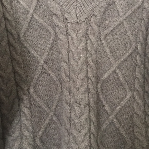 😍SHEIN Taupe V-Neck Gorgeous Sweater😍 - Picture 3 of 5